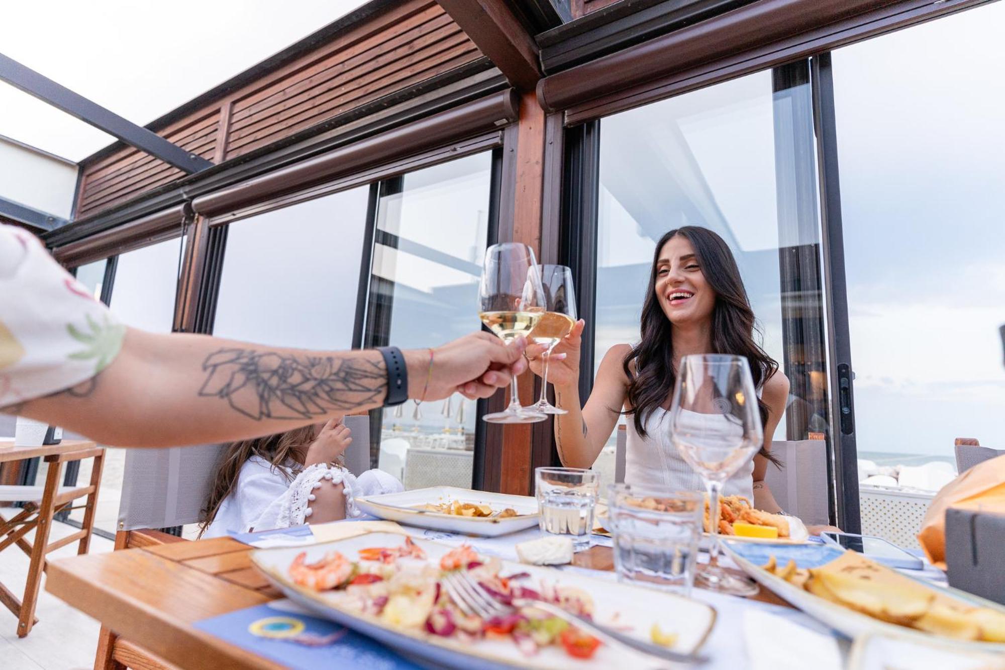 Club Del Sole Spina Family Collection Hotel Lido di Spina Kültér fotó