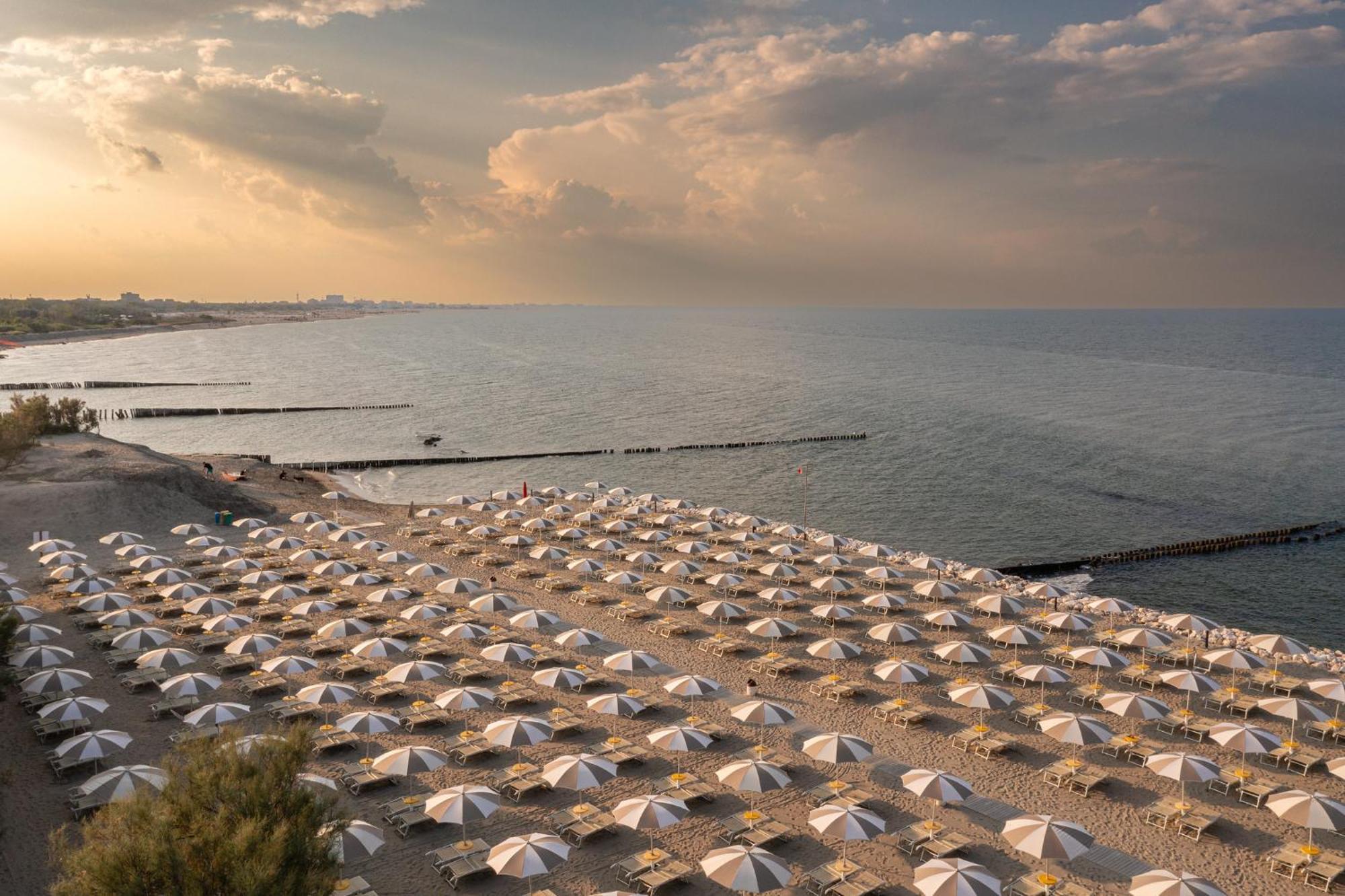 Club Del Sole Spina Family Collection Hotel Lido di Spina Kültér fotó